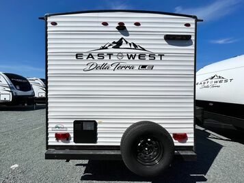 2023 EAST TO WEST RV DELLA TERRA 255BHLE
